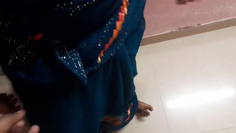 nagmanaeem: Efter att ha shoppat för Navratri lämnade Aunty Girl skuggan...