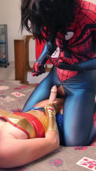 Missy charme ve nora luxia wonder vs örümcek kız