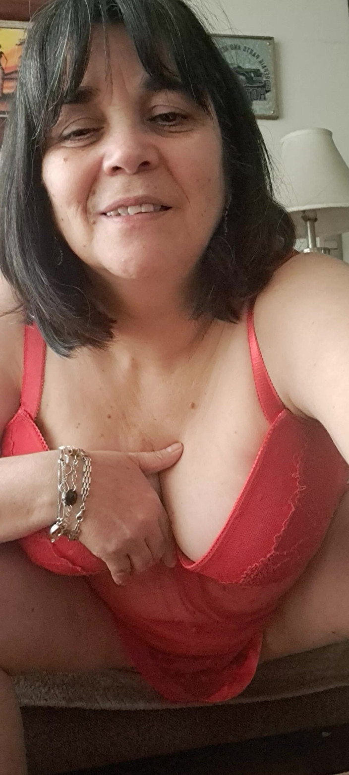 Mommy big hairy pussy: Stiefmutter in dessous verführt wie eine schlampe