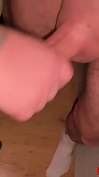 คลิปบ้านๆ เยอรมัน แม่บ้านสมัครเล่นช่วยชักว่าวแตกคาปากและเท้าน่ารัก