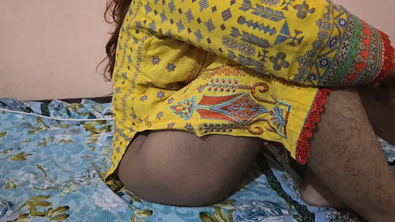 Sairaxsaim: Mẹ kế. Mát-xa bằng tay - nói chuyện tục tĩu tiếng...