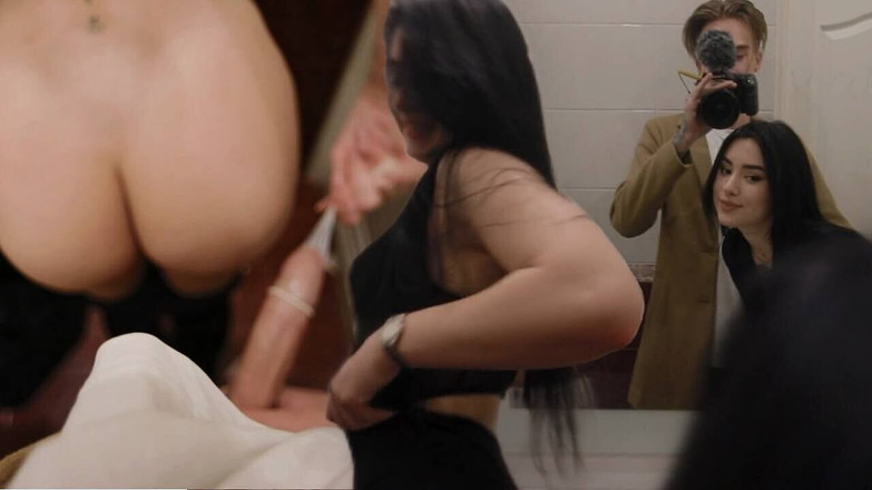 Andrew Oster: सार्वजनिक शौचालय में बिना कंडोम के चूत में वीर्य