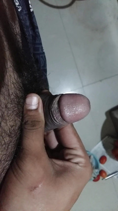 Bigfunn: 通过在晚上摇晃他的武器来扑灭肉的火