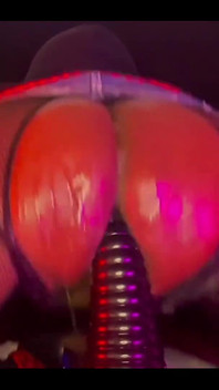 Bouncing and Farting on Dong