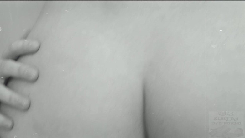 Chica Suicida DVD: Lesbické teenagerky s malými kozami Olivia a Rina si hrají...