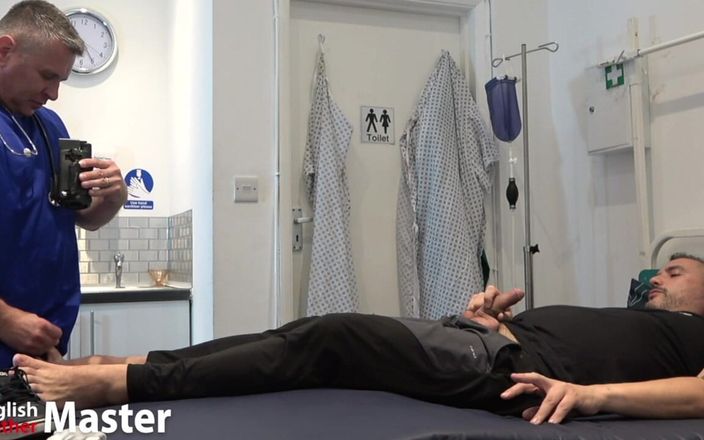 EnglishLeathermaster: Doktor hastaların ayaklarına tapıyor ve ayaklardan döl yiyor