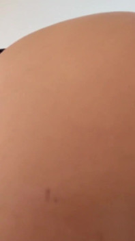 Hottie Duduk Di Zakar Anda