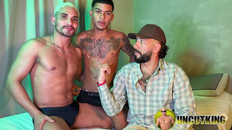 UncutKing: Con Cu Quái Vật Xl Bareback Chưa Cắt Vua Đồng Tính...