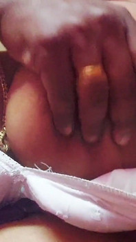 Zoya si tante seksi india lagi foreplay foreplay