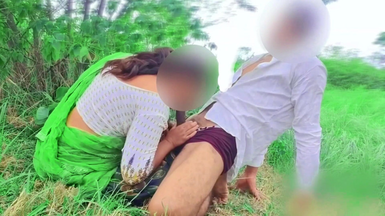 Your_aisha: Fată din satul indian desi se fute în junglă cu iubitul în...