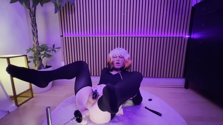 Elvi Lynx: Sissy anální masturbace v kleci cudnosti