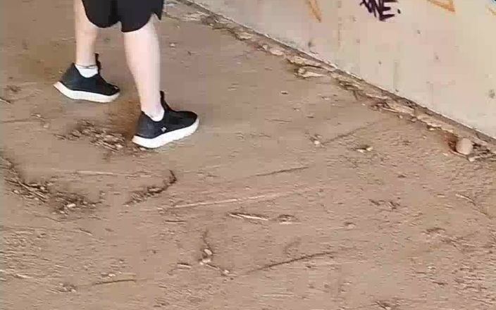 Morbosete000: Khi khoe mông trong chiếc quần lót
