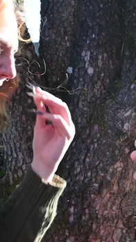 Boozing čaj a lízání prsou! Venku Extra před celou scénou zábava