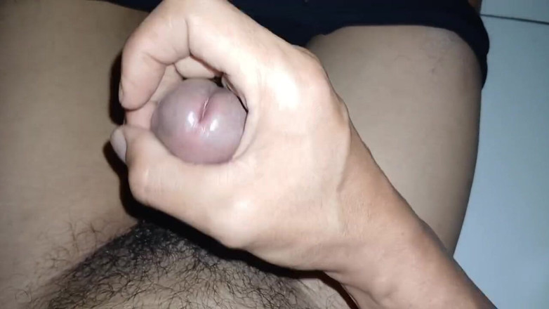 LunaDesire: Spermă în labă