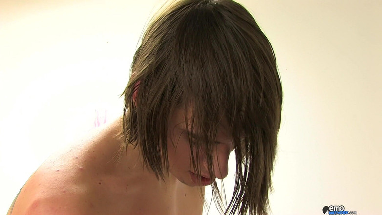 Homo Emo: Il giovane gay kayden viene svuotato dalla sborra