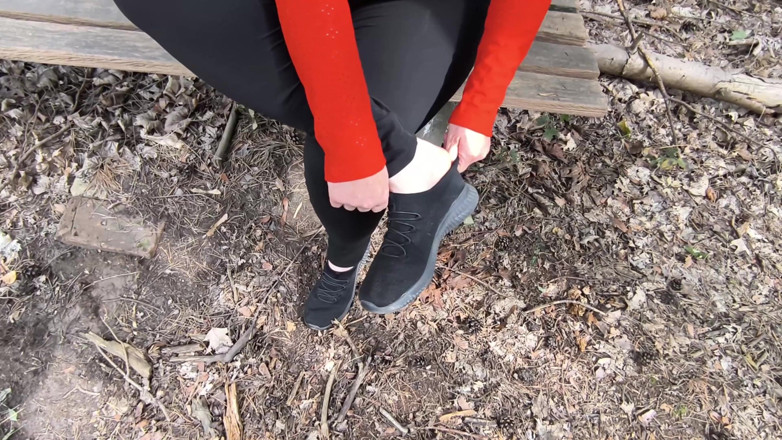Bouncy Tits Action: Vagina Slapping on the Bench