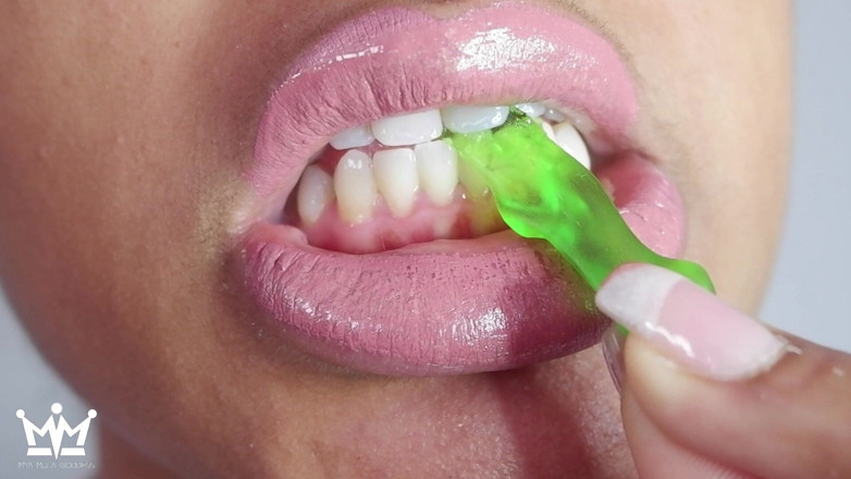 Mya Mula Goddess: Awak Adakah My Gummy Bear