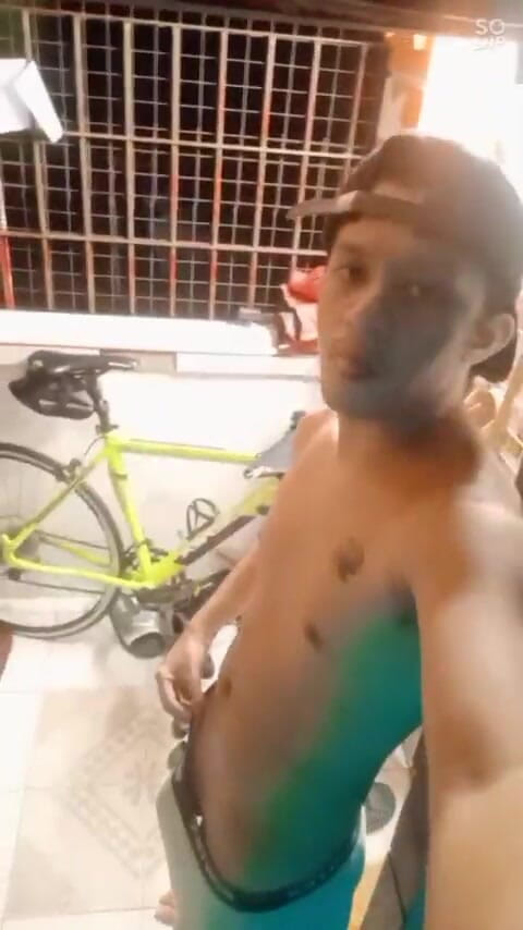 Rent A Gay Productions: एशियाई ट्विंक बॉय आउटडोर लंड चुसाई