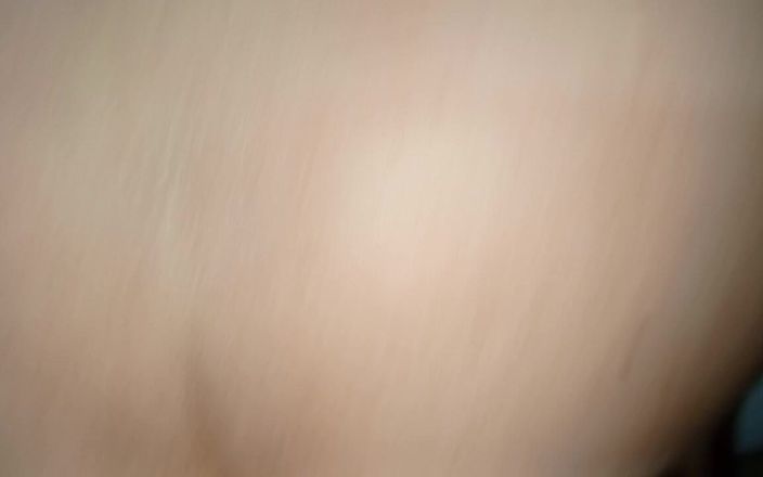 Milfta boohot: 젖은 보지를 따먹는 나를 좋아하는 뻔뻔한 할머니