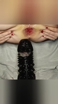 SklavinS_pervert: Sklavins testuje nové dildo pro svého pána!