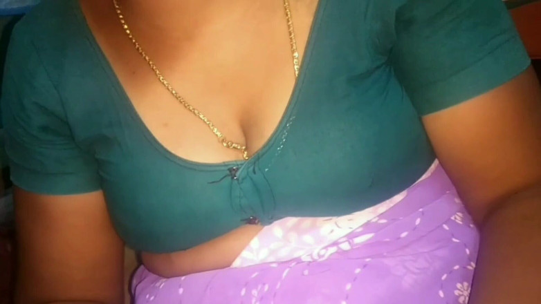 Priyanka314: Indian Hot Tamil Aunty Beauty Boobs Show with Young Man