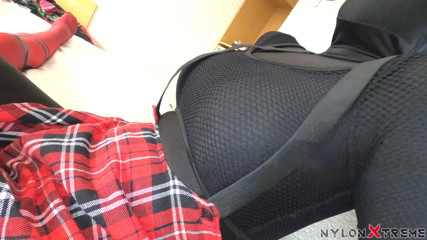 Nylon Xtreme: POV Nora Fox zwarte zentai masturbatie