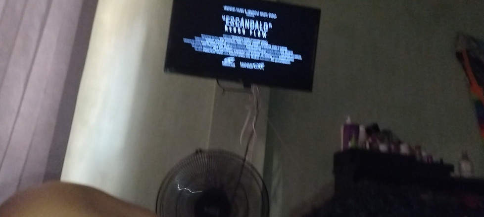 AngyAmazon: 미시 보지를 먹는 법을 배우는 18살 젊은 18살 소녀