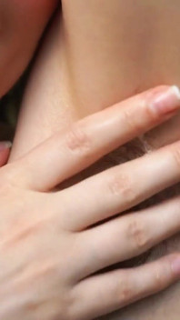 Assista-me provocar com meus braços selvagens, peludos e fossas sensual
