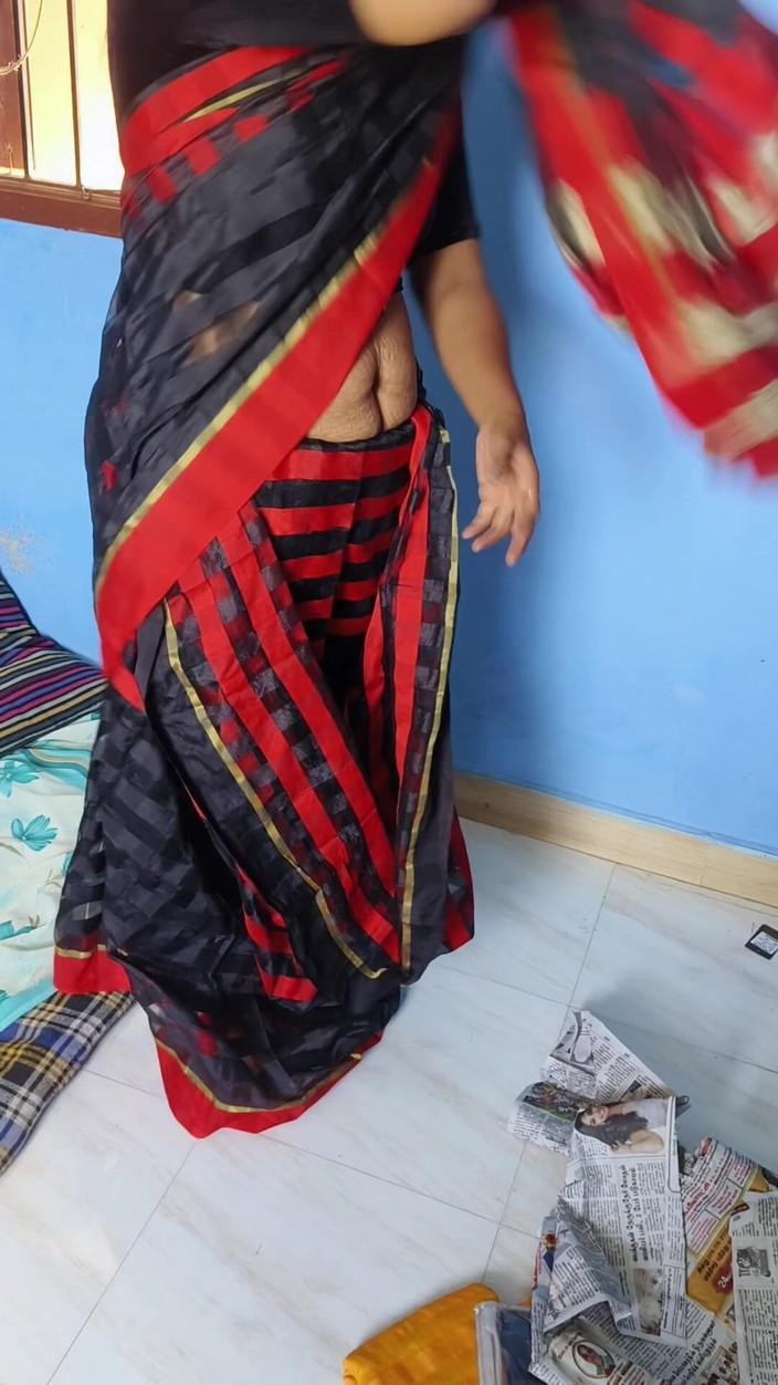 Benita sweety: Saree da đen mặc chương trình nóng bỏng