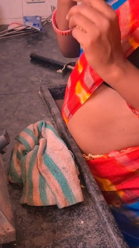 India Mucama Abre Las Piernas Para Recibir Consejos Para Disparos De Carrete