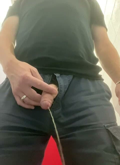 Goodboy77: Bila ayah tiri mahu kencing dan awak tonton dia