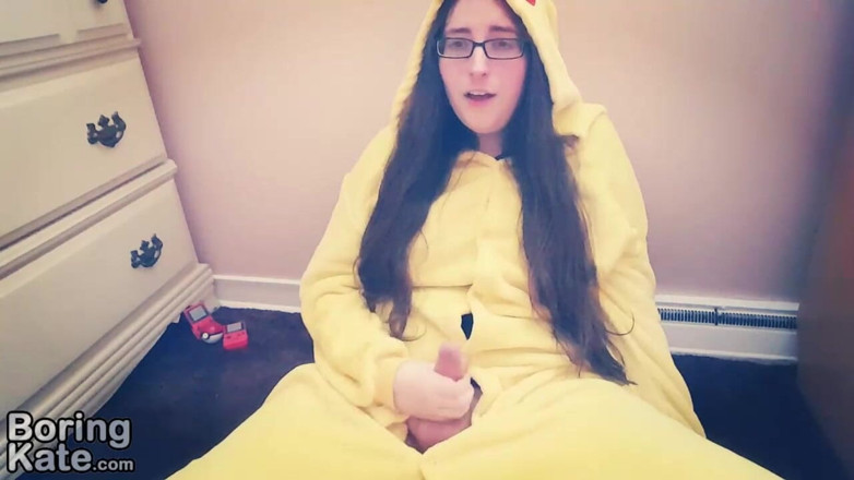 Boring Kate: Pikachu kigurumi'mi sikiyorum