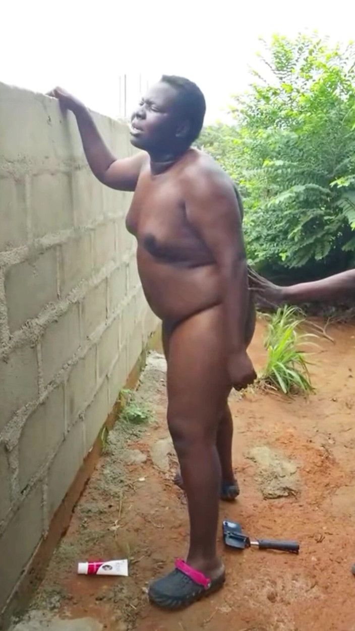 Sexylary: Ngentot pantat montok di luar ruangan