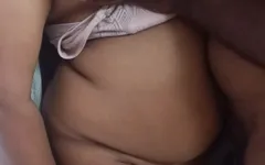Tamil üvey kız kardeş büyük göğüslerini emiyor