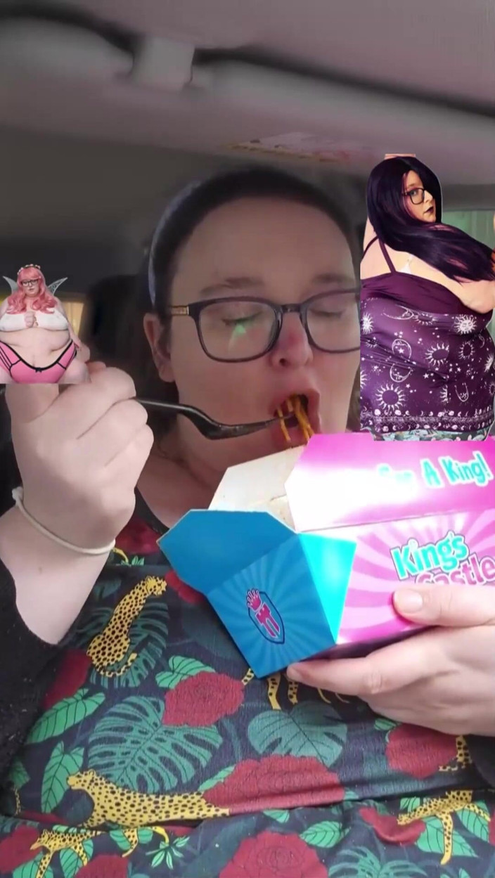 SSBBWLadyBrads: SSBBW oddaje się smacznemu smakołyku