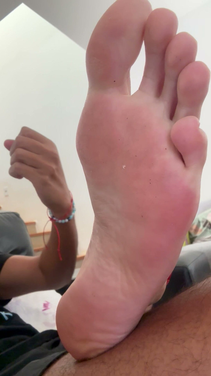 Boy feet: Kaki, tapak kaki, arahan visual