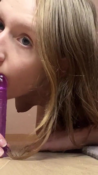 Blowjob Auf Meinem Dildo Mit Kehlenfick