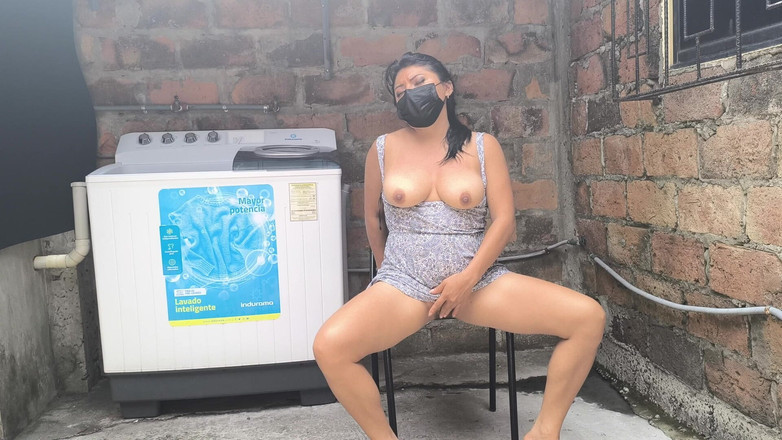 NEGRITA SEXY: Büyük memeli ve ev gibi chola tatlı vajinasıyla popüler oynuyor