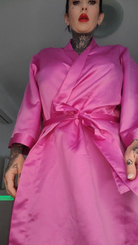 Rate Stepmommy's Sexy Outfit