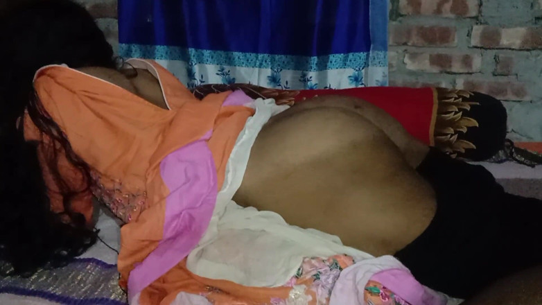 Deshi women: Перший секс, моя подруга з коледжу приходить до мене додому, трахаючи мою дружину 2