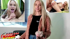 German scout - arteya si gadis remaja kurus rambut pirang menggoda modelnya di ruangan casting