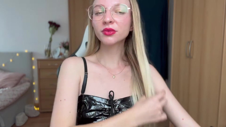 Goddess_Bella_Rae: Asmr rollenspel ongepaste en onbeleefde behandeling