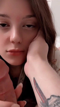 내 자지를 충분히 가질 수 없는 귀여운 의붓여친
