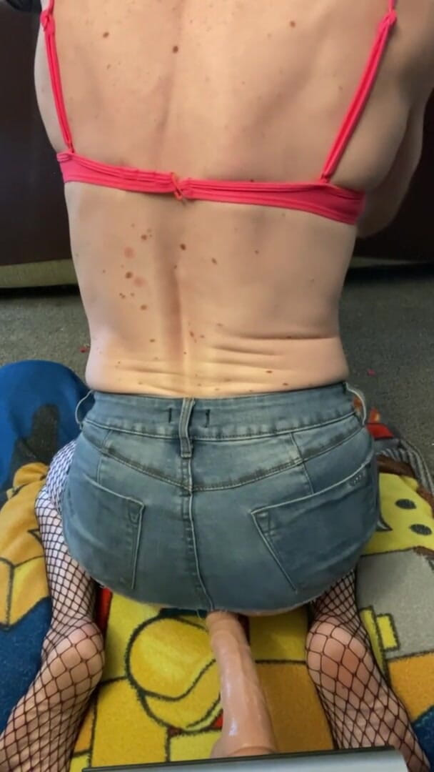 Bi curious: Sexy blonder transvestit will nur gefickt werden