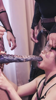 Deepthroat mengongkek Salome Salvi
