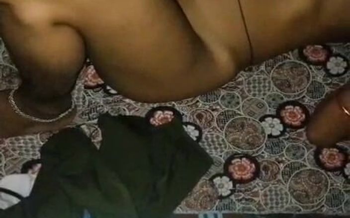 CHOUDHARYJAAN: 我把我的朋友叫到我的房间，把他留在那里，撕了我朋友的粉红色阴户