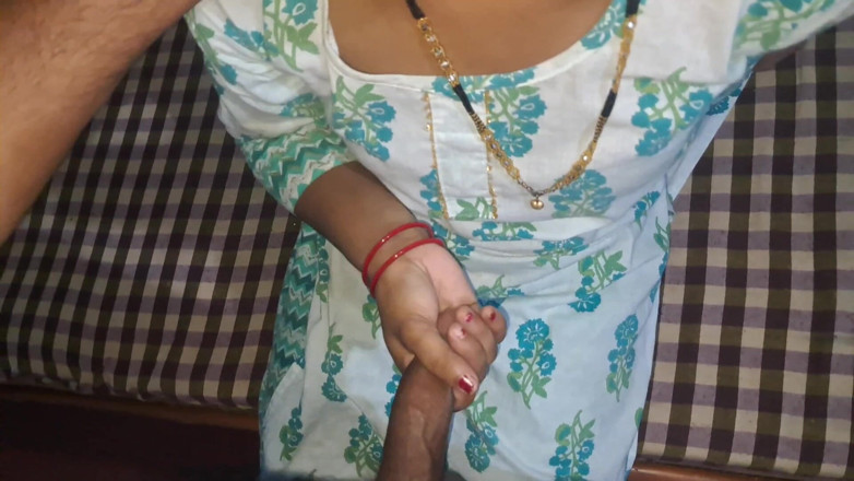 xshika: प्रेमिका त्वरित लंड चुसाई देती है