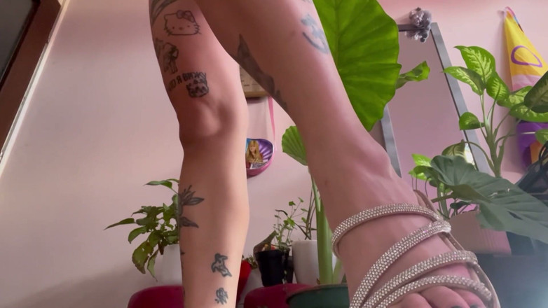 lanalovacutie: New Toes in Spark Shoes
