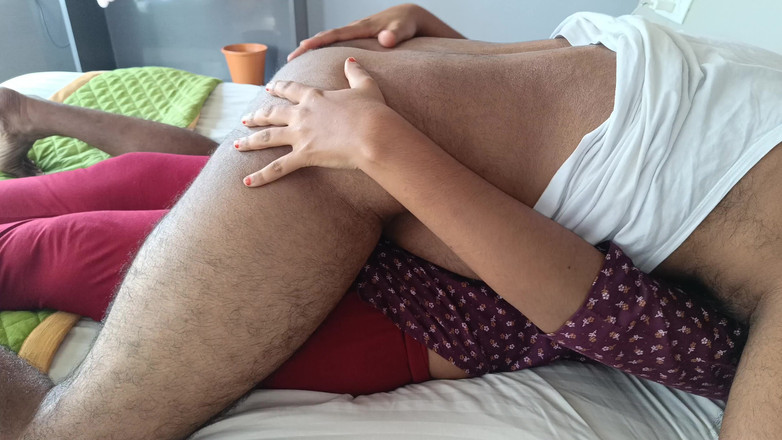 Pushpa porn: Gospodyni Chennai dzieli łóżko ze swoim menedżerem