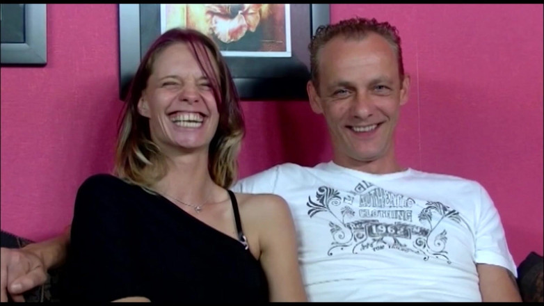 Deutschland porn: Paar ruilt tussen buren